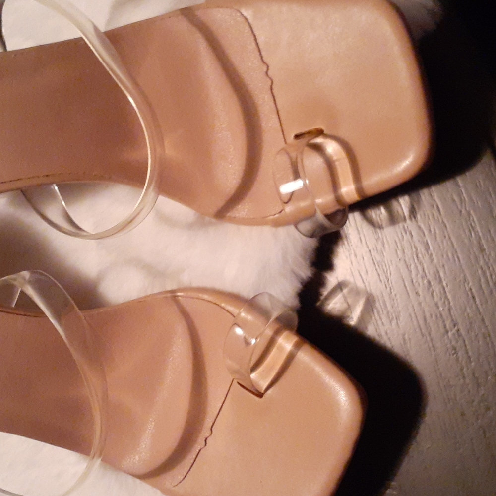 Heels - Picture 4 of 5